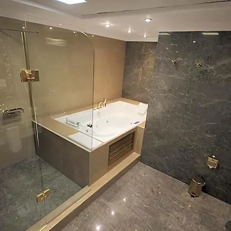 Grand Altuntas מלון 5*