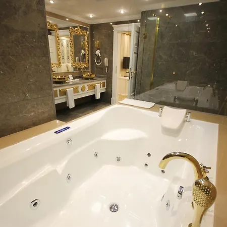 מלון Grand Altuntas 5*