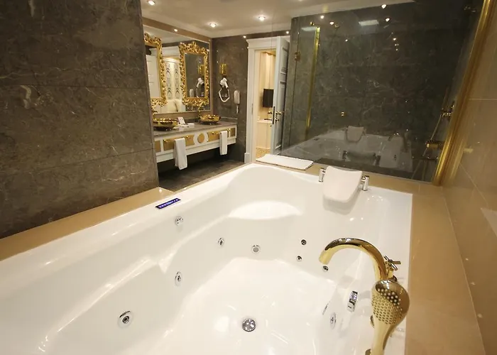 Отель Grand Altuntas 5*